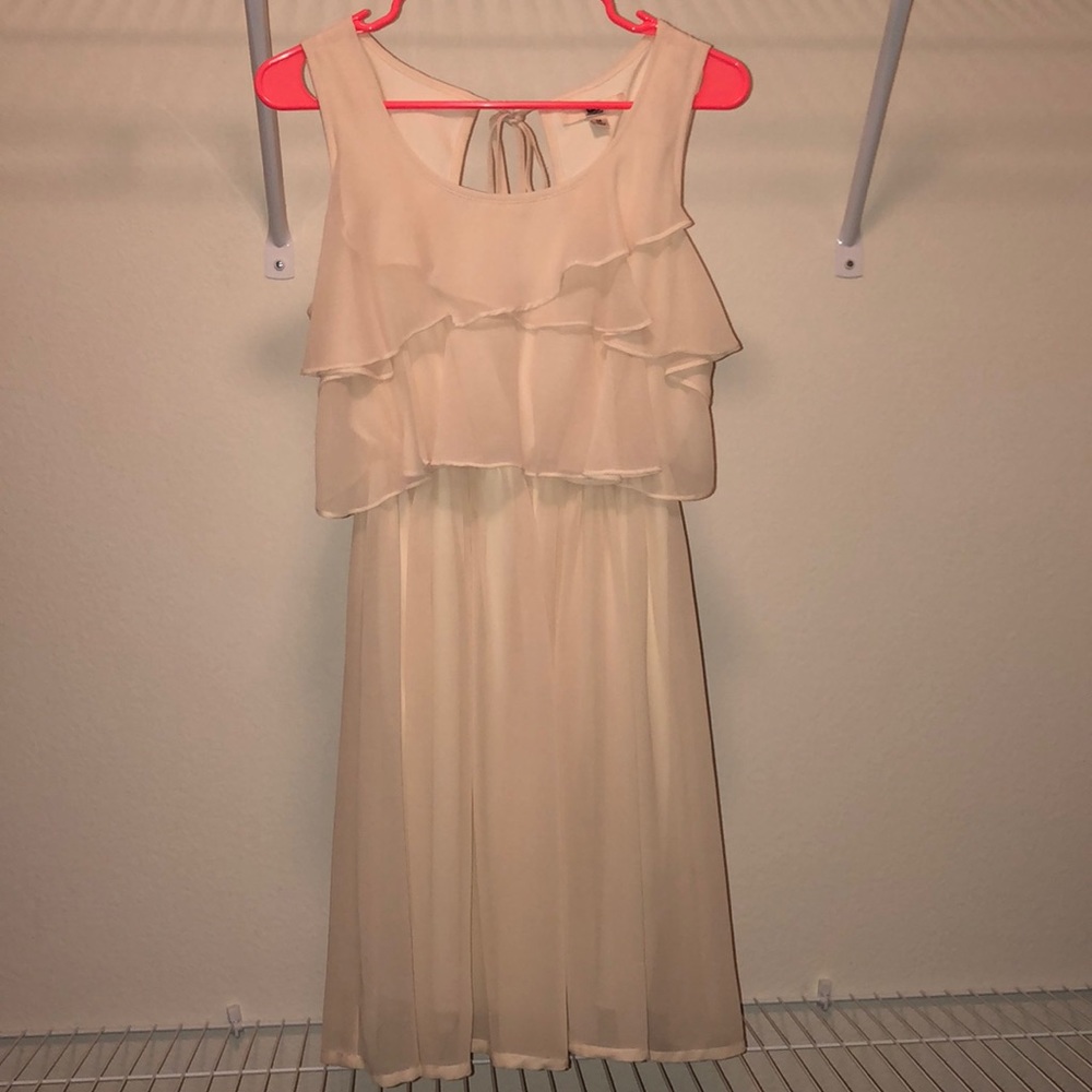 Ruffle off-white dress